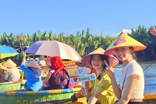 Tour Rừng Dừa Bảy Mẫu có gì mà "HOT" đến vậy?
