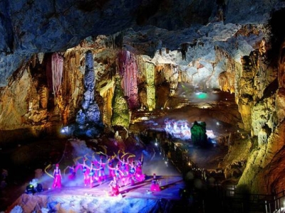 PARADISE CAVE EXPERIENCE FROM HUE