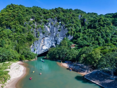 HUE – PHONG NHA BUS TOUR