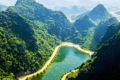 Ninh Binh ranks 4th in Top 10 Less Crowded New Wonders of the World based on Beauty, Grandeur, and Impression on tourists