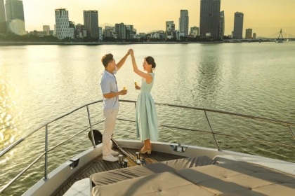 PRIVATE YATCH IN DA NANG - LUXURY SERVICES 
