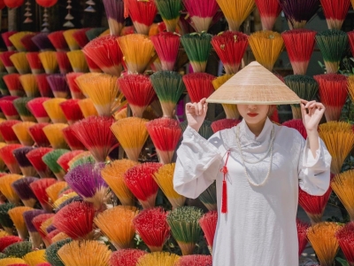 From Hoian/Danang: Hai Van Gate – Lapan lagoon-Khai Dinh Tomb – Imperial Citadel – Thien Mu Pagoda