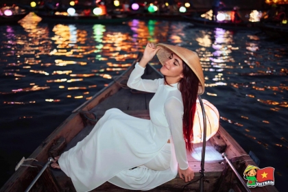 SUNSET BASKET BOAT ,FLOATING DINNER ,PHOTOSHOOT ( Private)