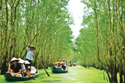 Vietnam Explorer: Ho Chi Minh City to Hanoi in 12 Days