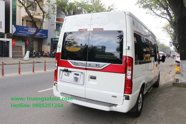cho-thue-xe-hang-sang-dcar-limousine-9-cho-tai-da-nang-(2)