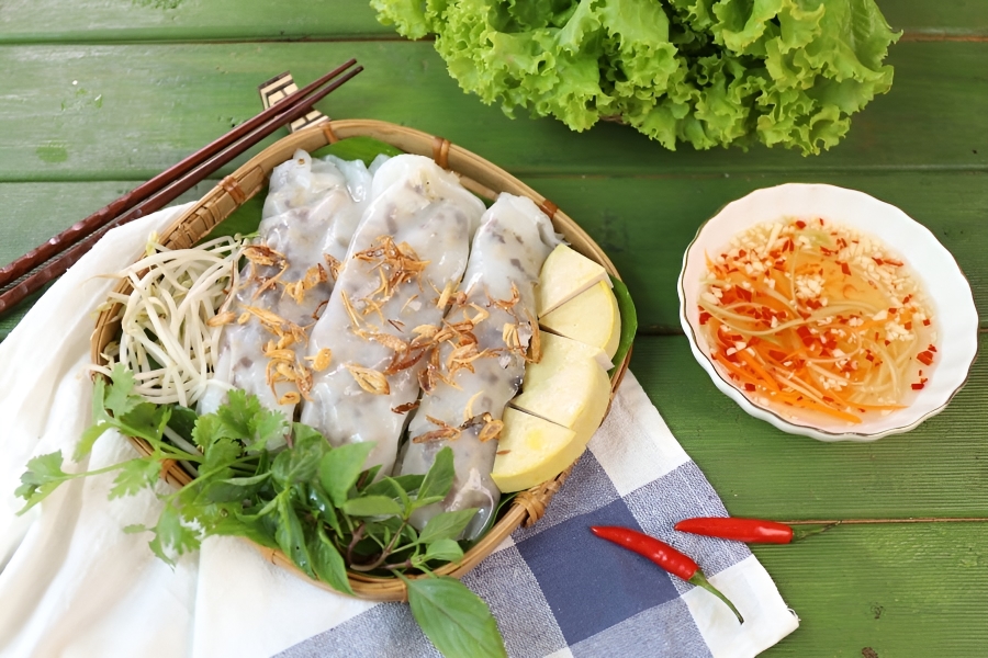 steamed rice roll