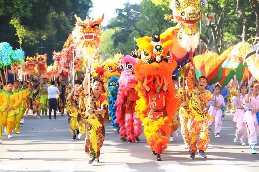 HN festival dragon dancing