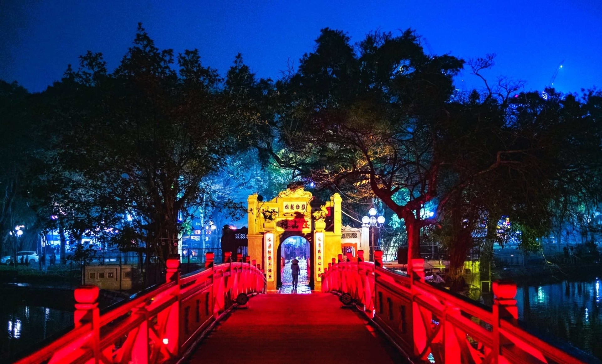 7-Day Private Luxury Vietnam Tour: Ho Chi Minh City, Hoi An & Hanoi