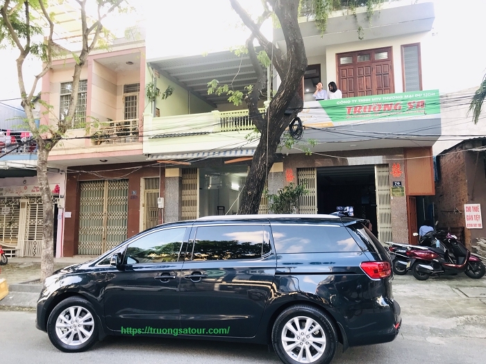 Thuê xe Kia Sedona 7 chỗ Hội An đi Huế